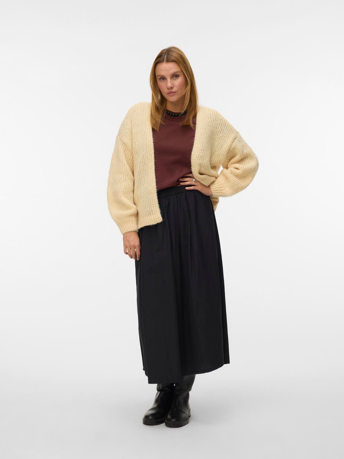 model_shot-front